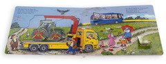 Benno Bibers Abschleppwagen. Das Fahrzeug wird jetzt weggebracht, das hat Benno gut gemacht