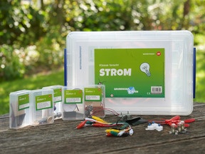 Box mit Versuchsmaterialien