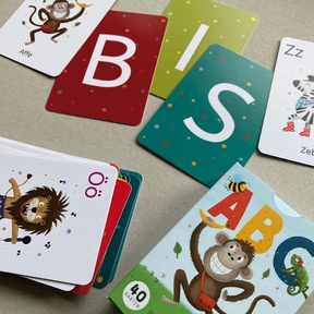 30 liebevoll gestaltete ABC-Karten machen Lernen zum Erlebnis