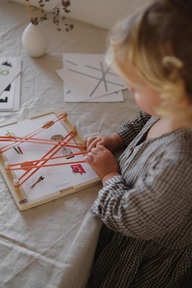 Der Lemo-Holzrahmen vereint Lernen & Motorik