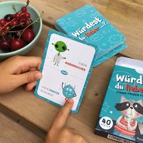 Begegnungen mit ausserirdischen Figuren oder Monstern eröffnen humorvolle und fantasievolle Gesprächsanlässe.