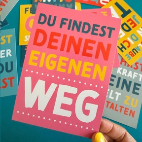 Insgesamt 30 bunte Postkarten bringen Freude und mehr Selbstvertrauen für Kinder und Erwachsene.