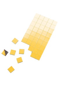 Produktabbildung zu Magnet-Takkis - Selbstklebende Magnetquadrate, 3 cm, 28 St.