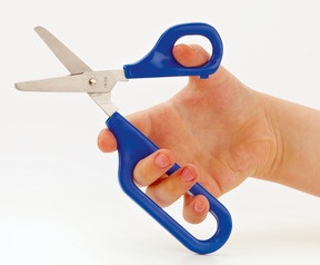 Produktabbildung zu Selbstöffnende Schere mit grosser und kleiner Fingerhalterung - blau, für Rechtshänder